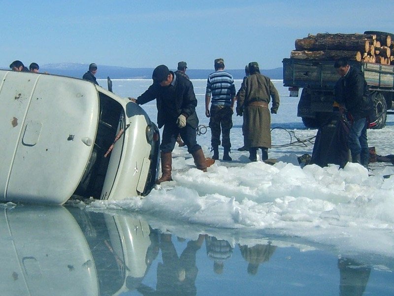 Он гарсаар гол, нуурын мөсөнд цөмөрсөн 15 тохиолдол бүртгэгджээ